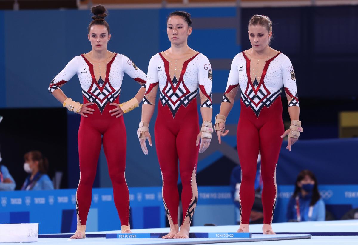 Олімпійські гімнастки виступили у закритих боді всупереч стандартам, фото — Reuters