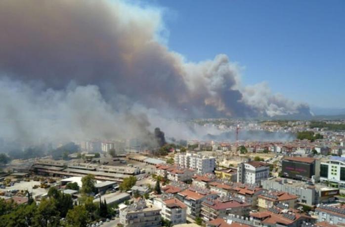 МЗС готується повертати українців через пожежі у Туреччині