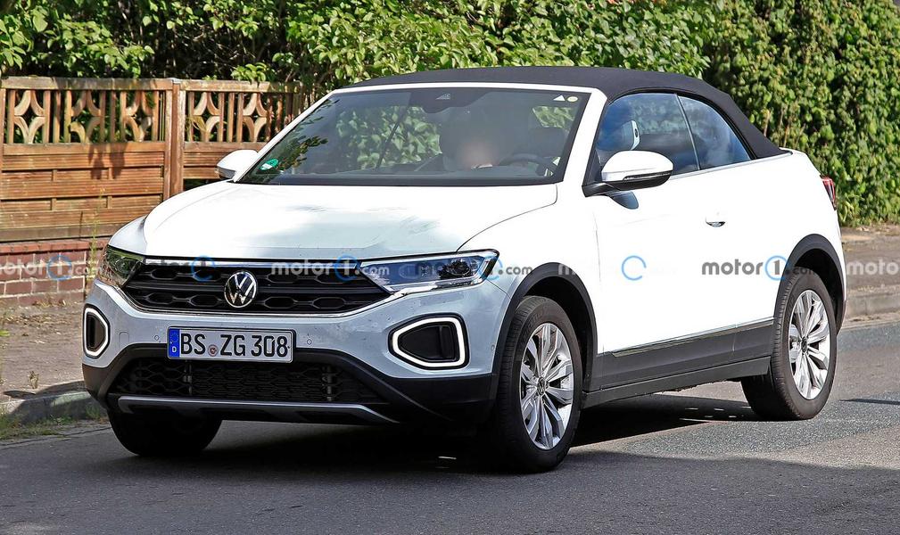 Volkswagen обновит свой единственный кабриолет T-Roc. Фото: Motor1.com