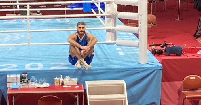 Боксер Мурад Алієв не погоджується зі своєю дискваліфікацією, фото: Greg Beacham