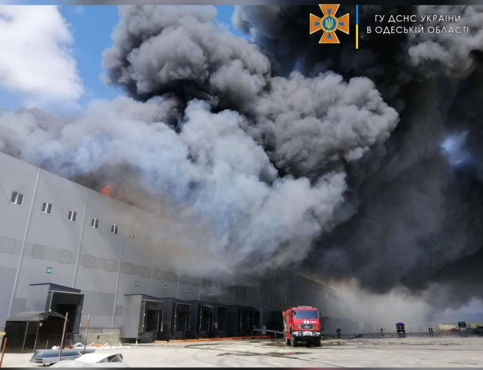 На складах под Одессой вспыхнул масштабный пожар, фото: ГСЧС