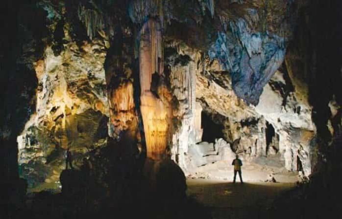 Малюнки неандертальців віком 65 тисяч років знайшли у печері Іспанії