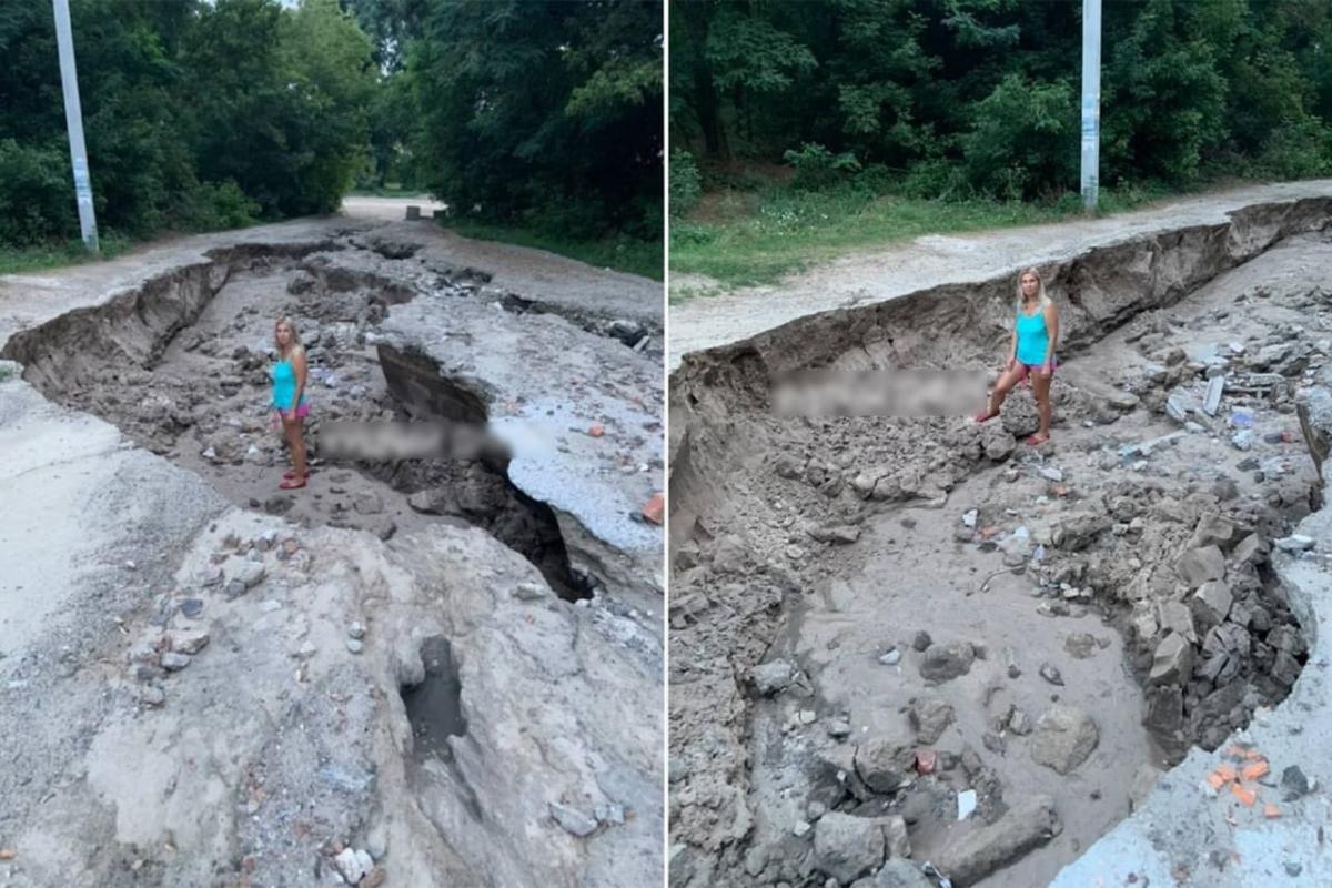 Злива розмила дорогу під Дніпром. Фото: соцмережі