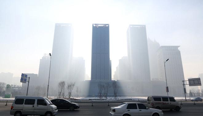 Половина смогу над містами США виникає через дезодоранти та спреї. Фото: gismeteo.ru