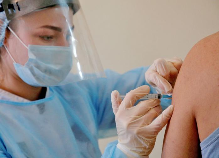 Експеримент з вакцинацією – в Моршині з червня нема хворих на COVID-19. Фото: reuters