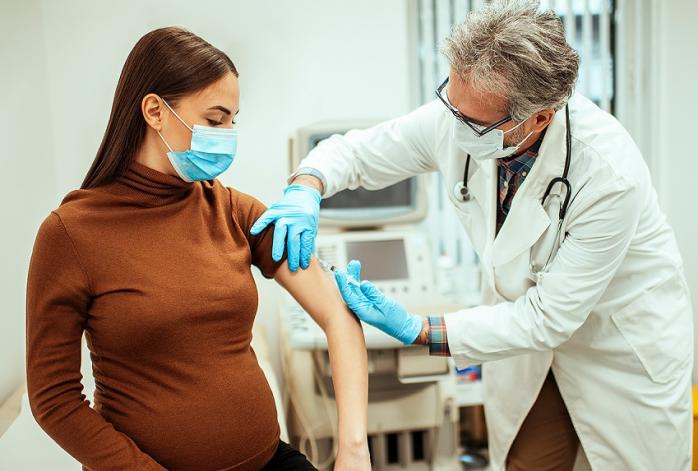 Штамм «Дельта» опасен для беременных - медики