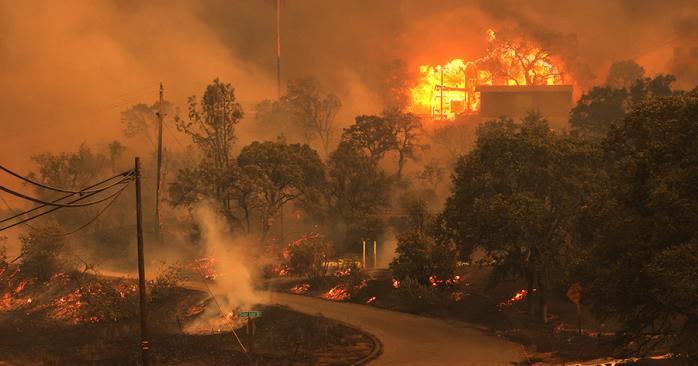 Пожар «Дикси» уничтожил целый город в США. Фото: РБК