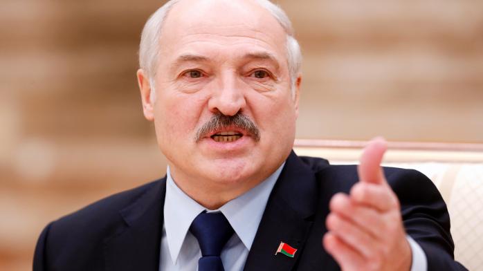 Побежал за Западом – Лукашенко обвинил Зеленского в подготовке боевиков
