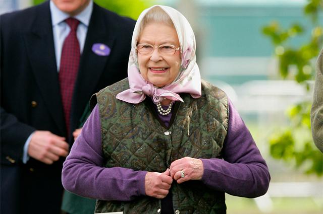 Елизавета II приехала в Шотландию на летние каникулы