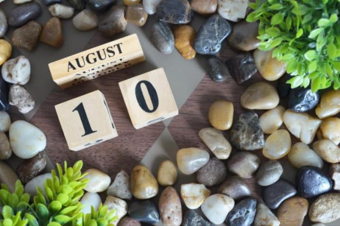 10 серпня – кого вітати зі святами та іменинами. Фото: Shutterstock