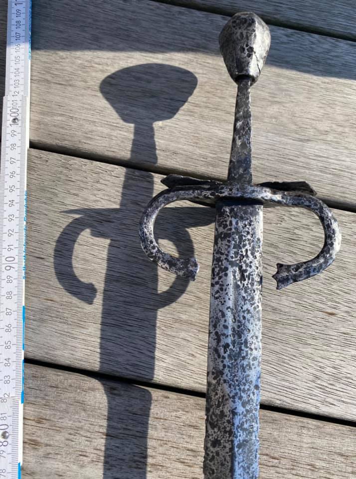 Унікальний меч відомої королеви знайшли на Тернопільщині. Фото: Ukraine Arms and Armour Collection Gredunov Evgeniy у Facebook