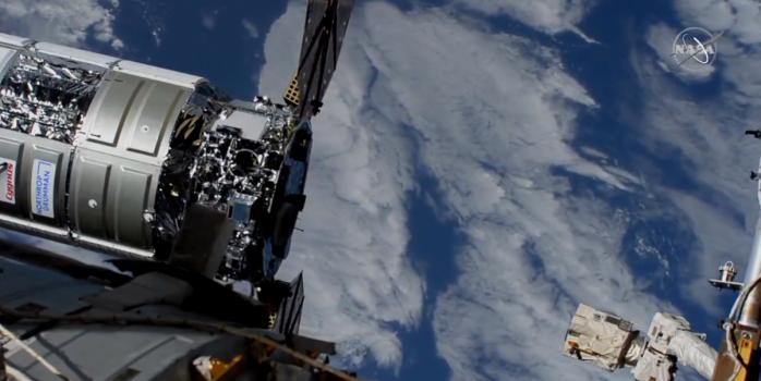 Грузовой корабль Cygnus NG-16 пристыковался к МКС, скриншот видео