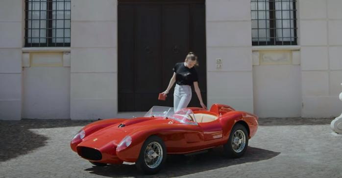 Детский Ferrari представил автопроизводитель. Скриншот с видео
