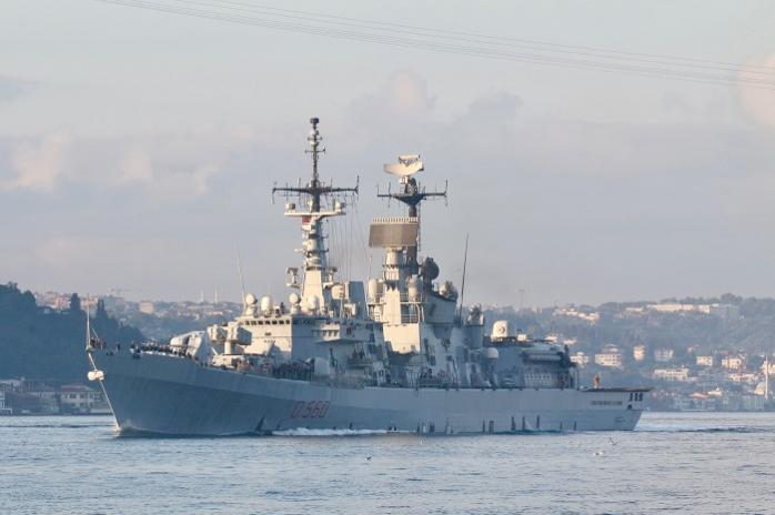 Ракетный эсминец НАТО вошел в Черное море