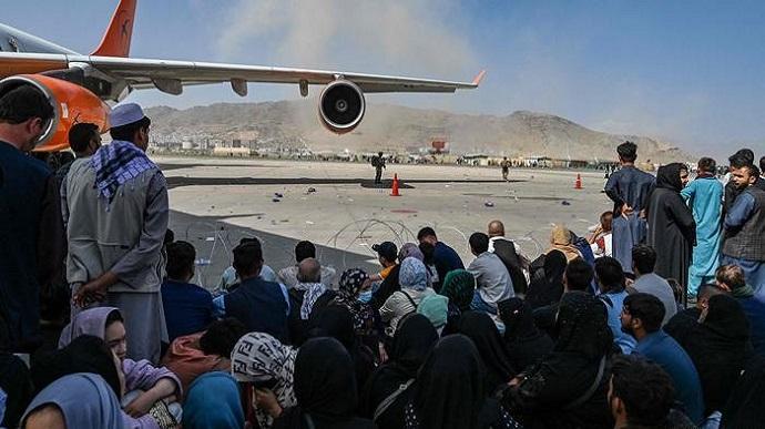 Взрывы в Кабуле — погибших более 100, Байден пообещал отомстить