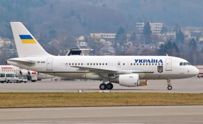 Летевший в Кишинев самолет Зеленского аварийно сел в Одессе