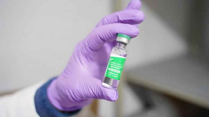 Україна розриває контракт на поставку COVID-вакцин з Індії. Фото: RT