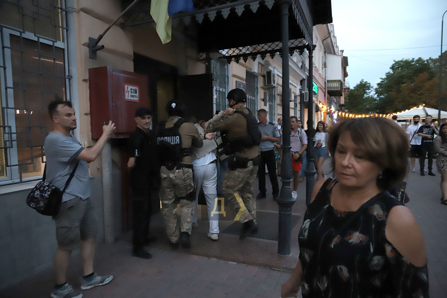 На ЛГБТ-марш в Одессе напали, полиция опубликовала противоречивое фото задержанных, фото - Думская
