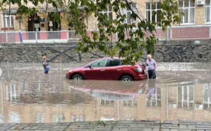 Потужна злива пройшлася Києвом – фото та відео негоди. Фото: Сегодня