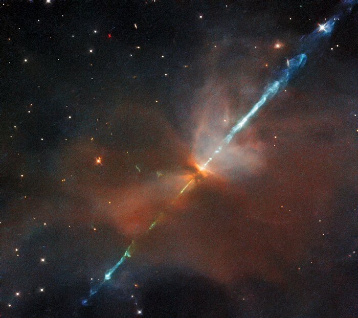 Объект на фотографии получил название HH111. Фото: ESA Hubble