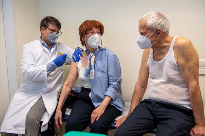  Евросоюз достиг цели по вакцинации от COVID-19
