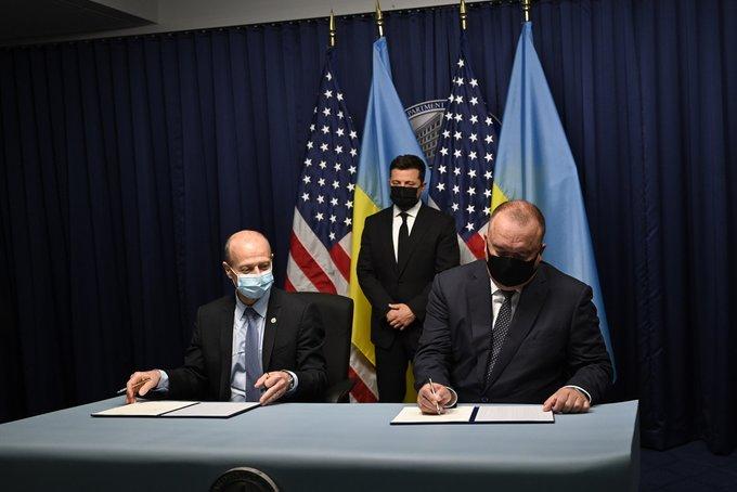 Україна та США збудують нові енергоблоки АЕС – підписано угоду. Фото: Твіттер