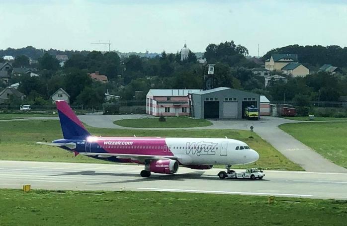 Літак з Кіпру подав сигнал “тривога” і аварійно сів у Львові
