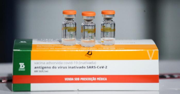 В мире продолжается вакцинация от коронавируса, фото: Agência Brasília