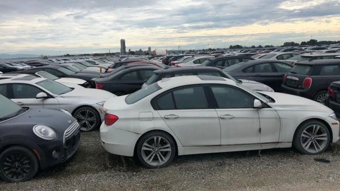 Від тисяч нових BMW відмовився виробник і Канада — стоять просто неба 
