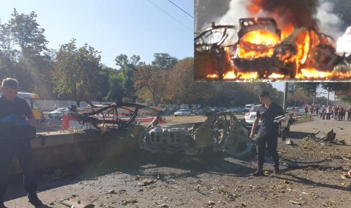 Авто взорвалось в Днепре - двое погибших, работает полиция