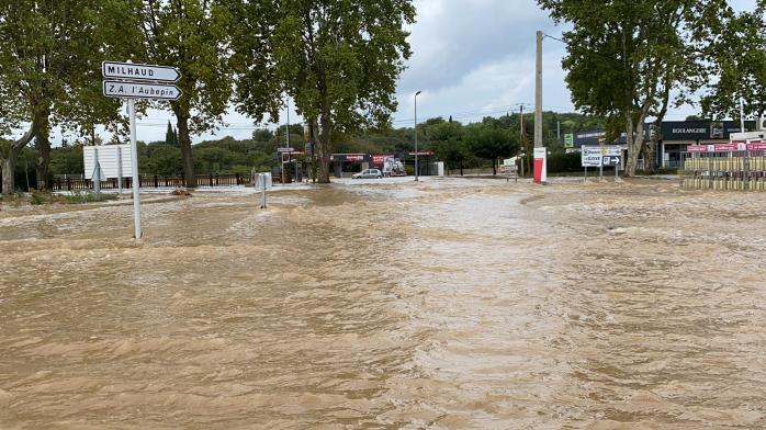 Аномальні зливи пройшли на півдні Франції. Фото: Твіттер