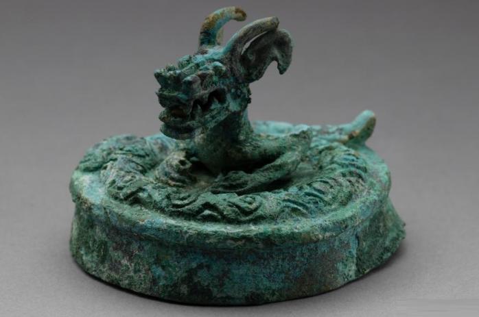 Золотые артефакты бронзового века нашли археологи в Китае