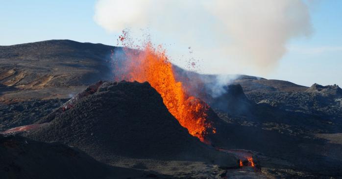Учені виявили ознаки майбутнього виверження в «гарячих точках»
