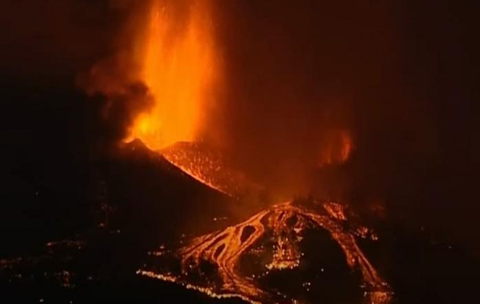 Извержение вулкана в районе Эль-Пасо. Скриншот с видео
