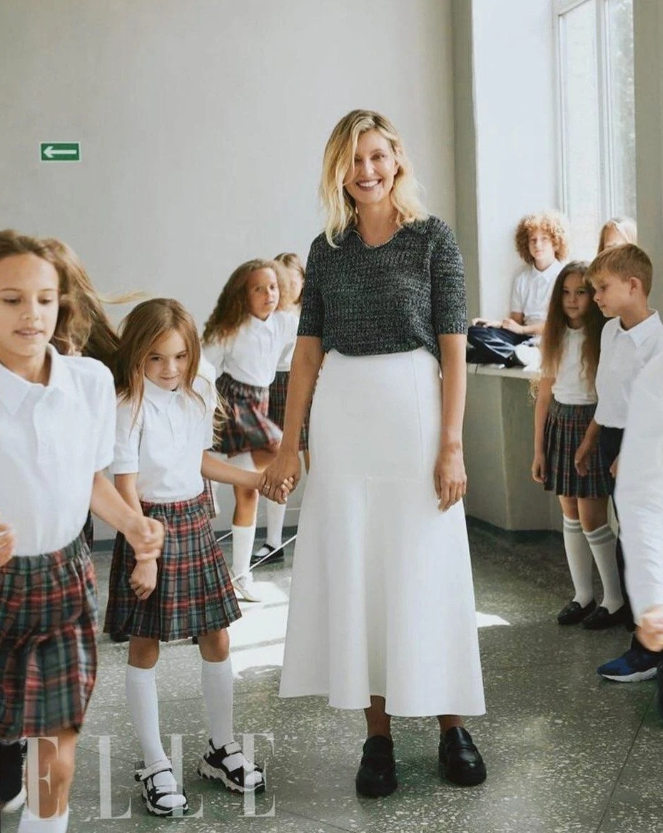 Олена Зеленська в образі вчительки. Фото: uafirstlady в Instagram