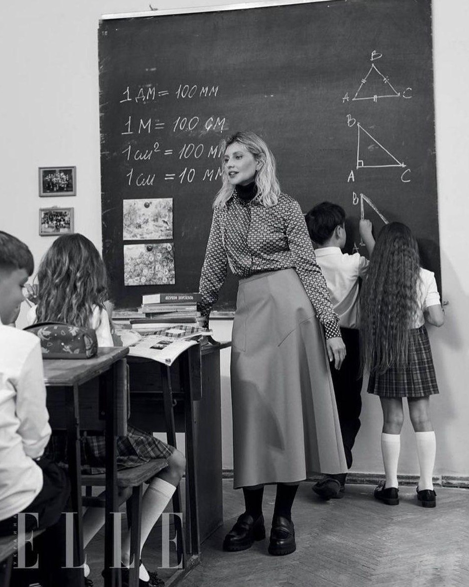Елена Зеленская в образе учительницы. Фото: uafirstlady в Instagram