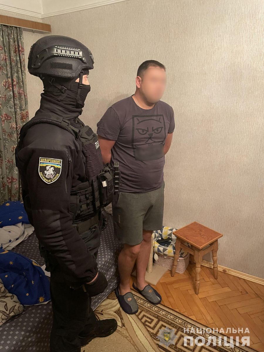 В Киеве полицейские грабили наркоманов. Фото: Нацполиция