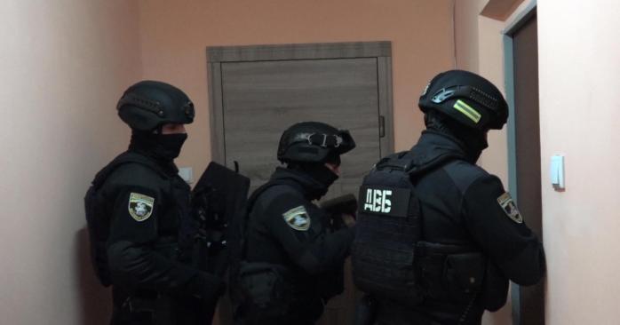 В Киеве полицейские грабили наркоманов. Фото: Нацполиция