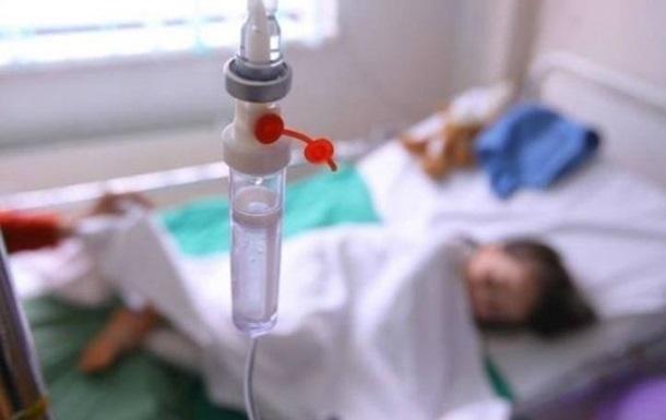 Коронавирус поразил легкие 5-летней девочки – ее спасают врачи во Львове. Фото: УНН