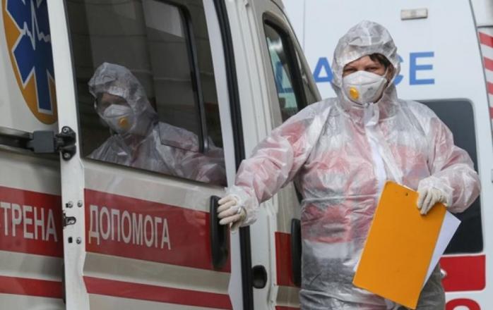 Зростання випадків коронавірусу в Україні при активній вакцинації пояснив експерт. Фото: from-ua.com