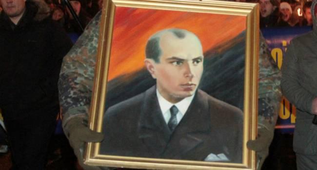 РФ заявила про затримання «терористів» з портретами Бандери. Фото: nbnews.com.ua