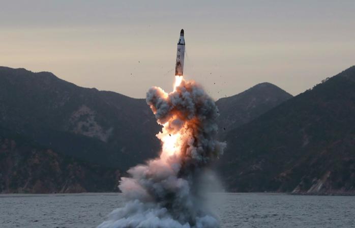 Гиперзвуковую ракету запустила Северная Корея – появилось фото. Фото: epa/vostock-photo