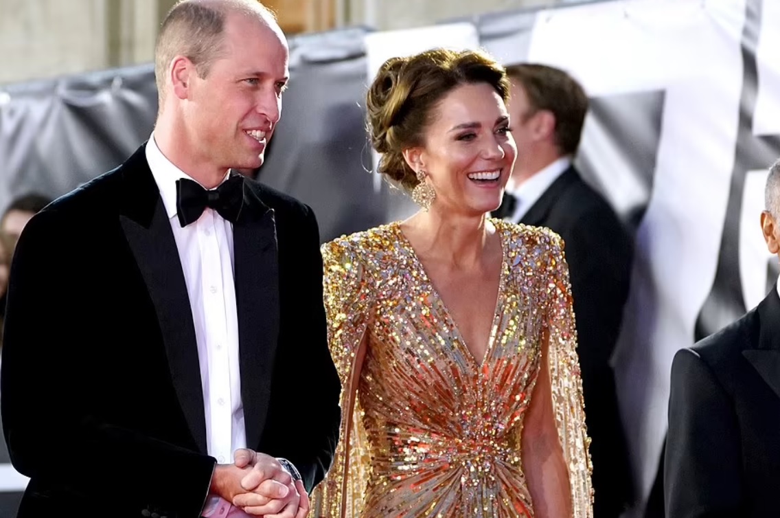 Кейт Міддлтон з’явилася у розкішній золотій сукні