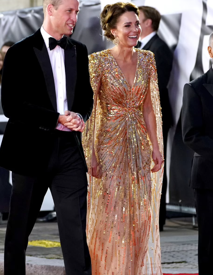 Кейт Міддлтон з’явилася у розкішній золотій сукні