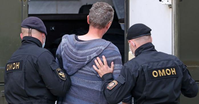 У Білорусі відбулися масові затримання осіб, які висловилися в підтримку жителя Мінська Андрія Зельцера, фото: ТАСС