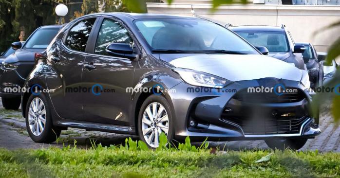 Шпионские фотографии новой Mazda2 опубликовали в сети. Фото: Motor1