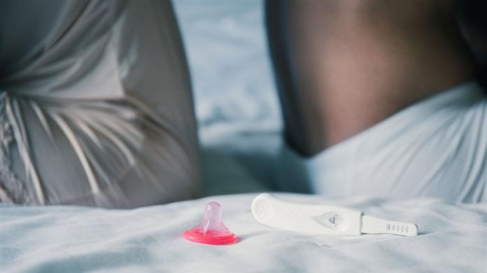 Снимать презерватив во время секса запретили в Калифорнии. Фото: istock