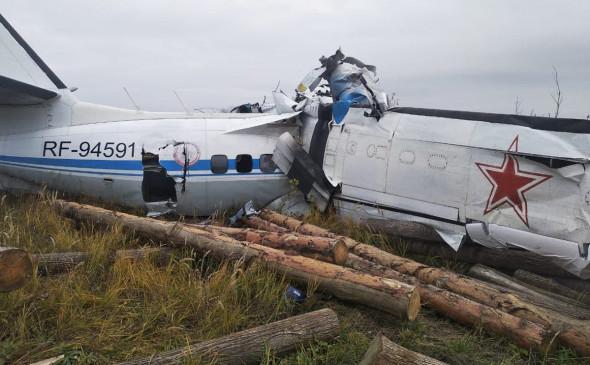 У Росії розбився літак з парашутистами, є жертви. Фото: МНС Росії