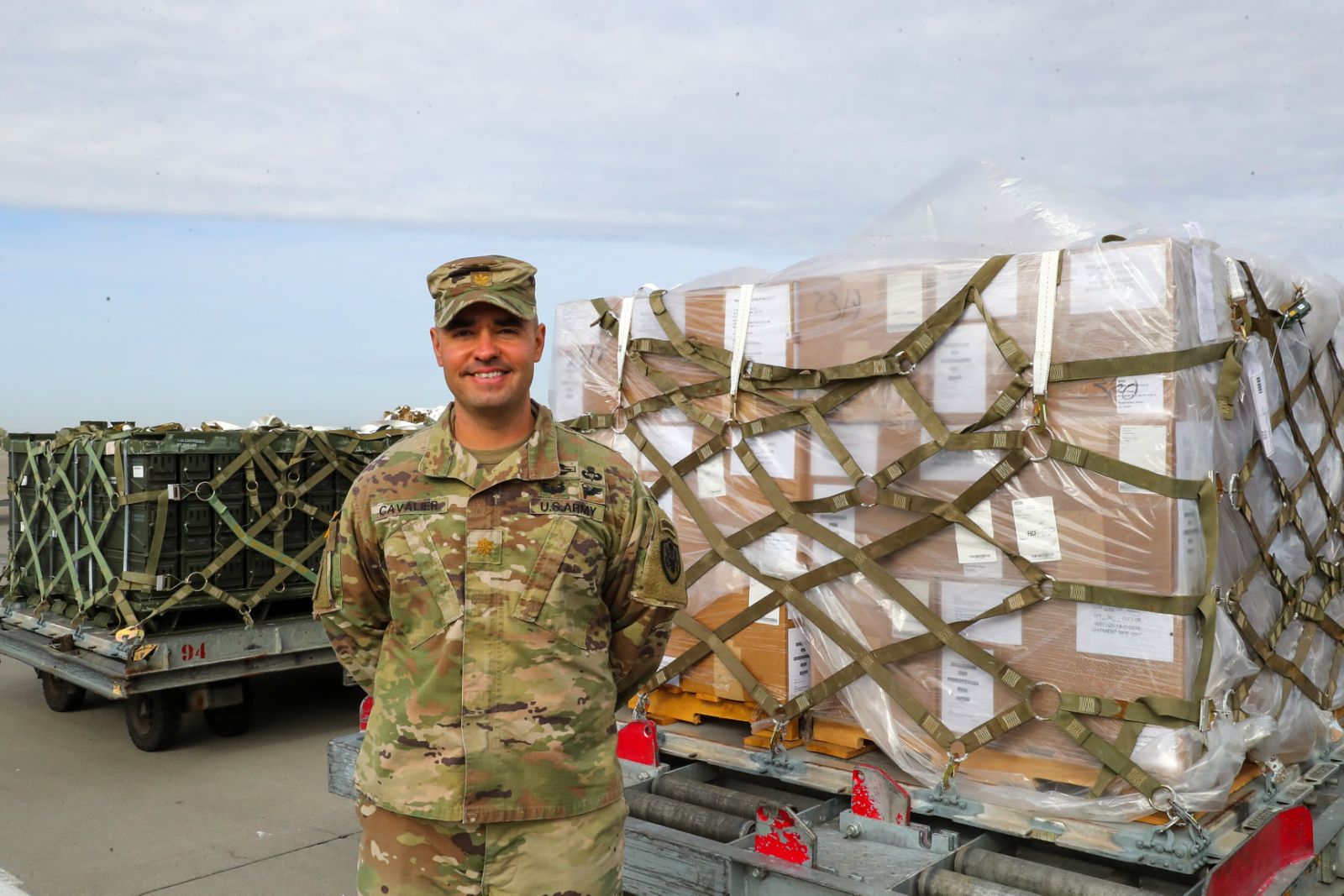 Київ отримав 90 тонн військових вантажів зі США, фото - Посольство США в Україні