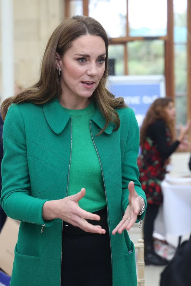 Кейт Миддлтон снова вышла в свет в старой одежде. Фото: PA